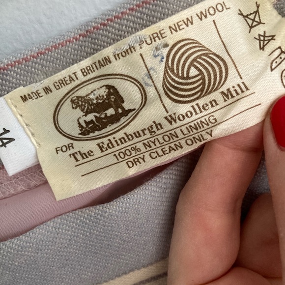 *SOLD* Vintage 1970’s Pastel Pleated Wool Skirt - Picture 4 of 6